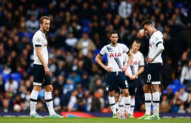 U22国足门将栾毅：少一人作战大家仍团结在一起，平局不容易（U22国足门将栾毅：少打一人仍众志成城，这一分来之不易）