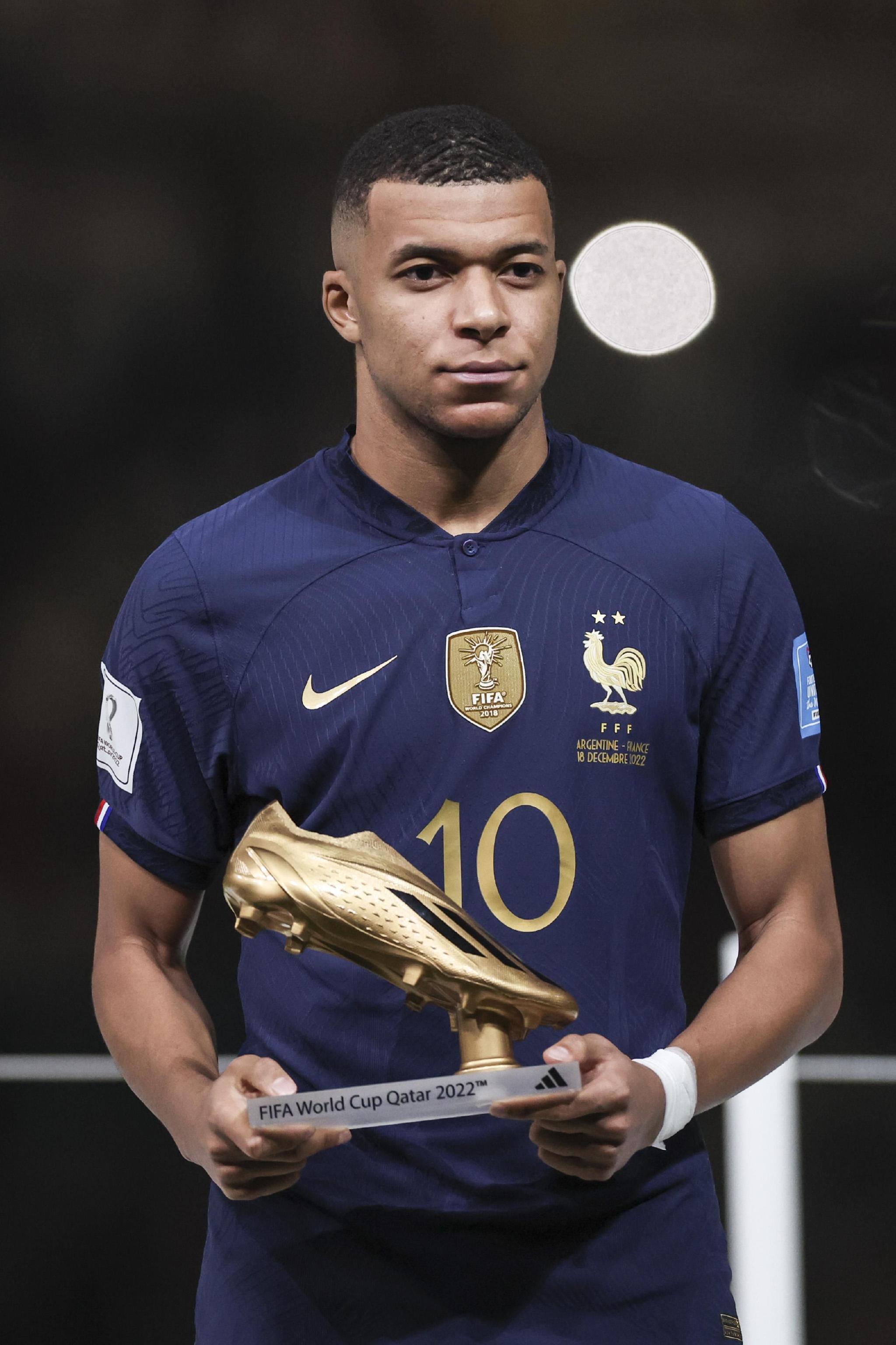 成功转型，米体：库普梅纳斯已成尤文不可或缺的组织型后卫（米体：库普梅纳斯完成转型，已成尤文后防组织核心）